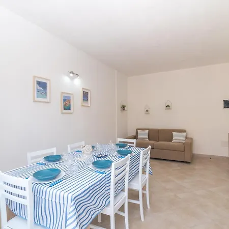 Apartment Rosmarino In The Center - Happy